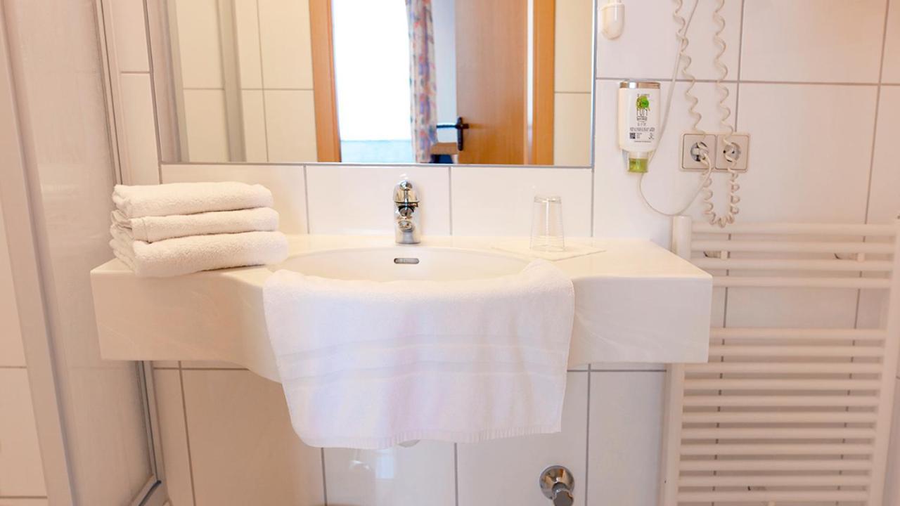Hotel Gasthof Adler Ульм Экстерьер фото