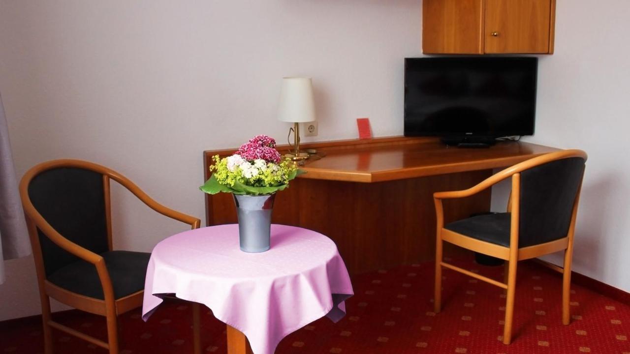 Hotel Gasthof Adler Ульм Экстерьер фото