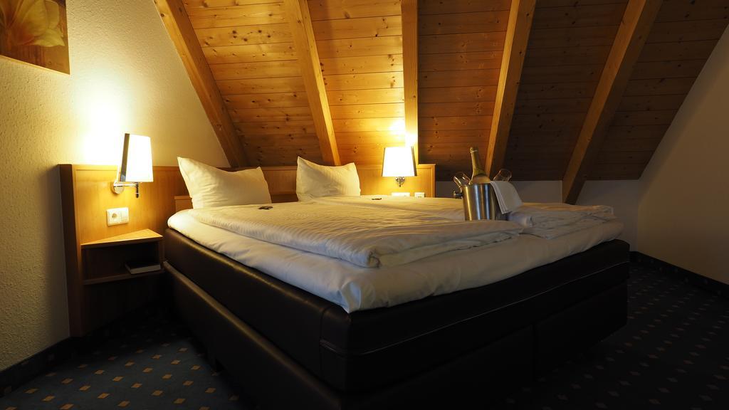 Hotel Gasthof Adler Ульм Экстерьер фото