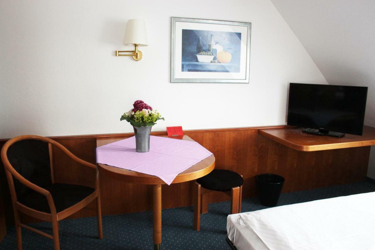 Hotel Gasthof Adler Ульм Экстерьер фото
