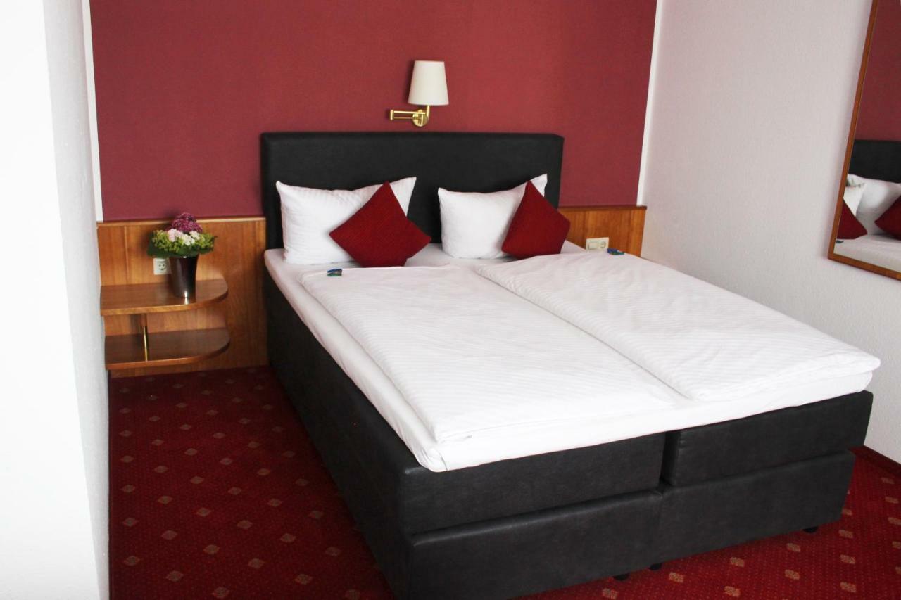 Hotel Gasthof Adler Ульм Экстерьер фото
